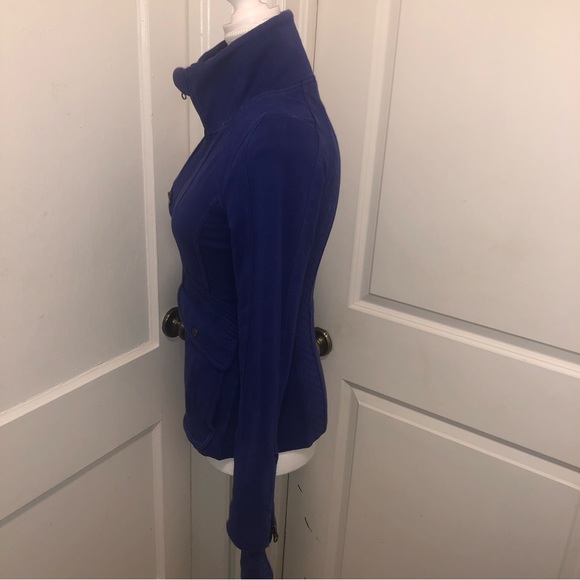 Lululemon ladies full zip Jacket size 4-6 - Picture 4 of 8